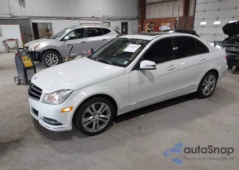 2013 Mercedes-Benz C 300 Luxury 4Matic/Sport 4Matic from USA, damaged, VIN WDDGF8AB3DA859410